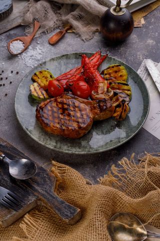 Steak de porc cu legume