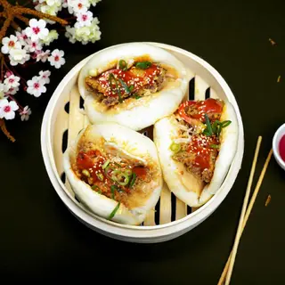 SRIRACHA CHICKEN BAO ️