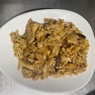 G8. Pollo con bambù e funghi
