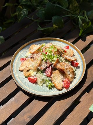 Салат Цезар з куркою (300г)