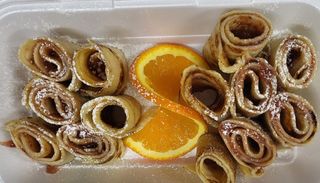 Clatite cu dulceata de capsuni