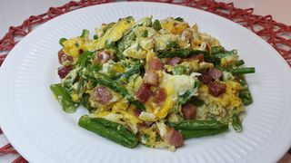 Revuelto de espárragos con jamón