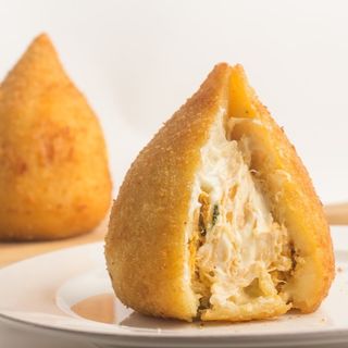 Coxinha Frango Cream Cheese / Croqueta  Brasileña pollo con queso crema 