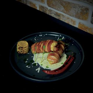 Курячі рулетики в беконі (285г)