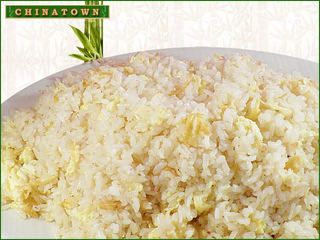 Пържен бял ориз с яйца