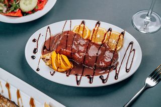 ორაგული ბროწეულის სოუსით