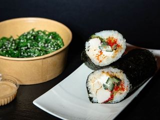 Комбо Хенд-рол з крабом+Хіяші вакаме з горіховим соусом (505g)