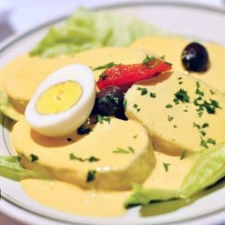 PATATA  EN SALSA A LA HUANCAÍNA