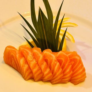 79 Sashimi salmone - 13 pezzi