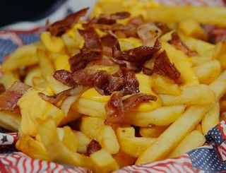 Porzione patate e bacon