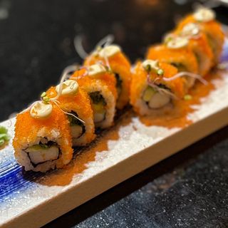 S41. Uramaki California Tobiko (8 Uds.)
