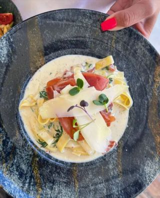 Tagliatelle con Crudo e Gorgonzola