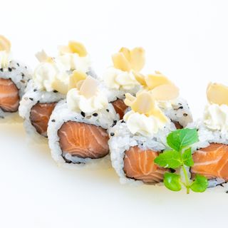 060. Uramaki almond Philadelphia