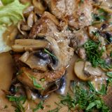 Вратна пържола с гъбен сос (400г)