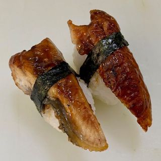 44 Niguiri d'Anguila Rostida (2 Pzs.)