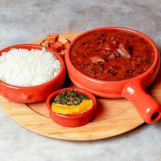 Menú Feijoada