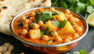 5. CHANA ALOO MASALA (Cieciorka w sosie curry)