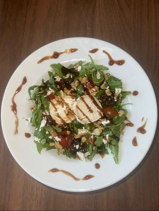 Ensalada de queso de cabra