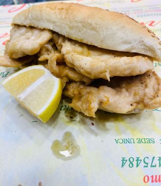 Panino con scaloppine al limone
