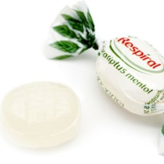 Bolsa de caramelos Halls respiral sabor eucalipto mentolado 100 gr.