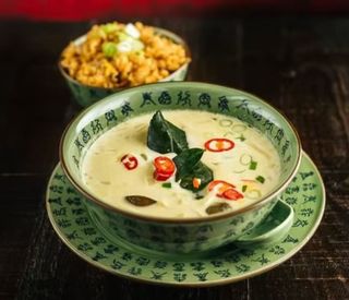 CURRY VERDE THAI CON POLLO