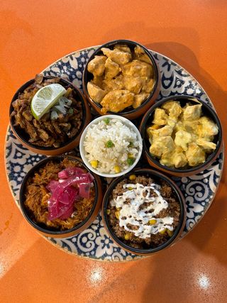 Cazuelitas variadas (10 tortillas)