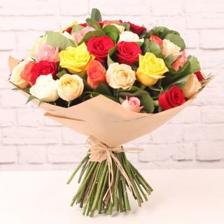 29 trandafiri multicolori