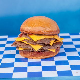 Classic burger 4