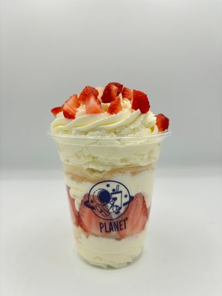 Tarta de fresa en vaso