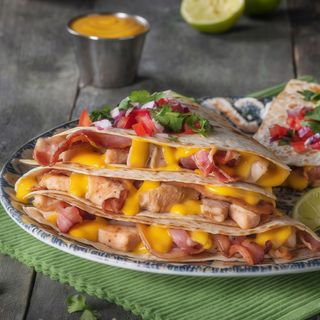 Quesadilla de pollo y bacon