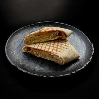 Omlet u tortilji sa kobasicom