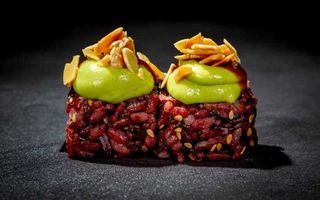 287. Black ebiten mandorle roll