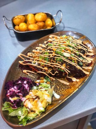 Coaste de porc bbq cu cartofi wedges