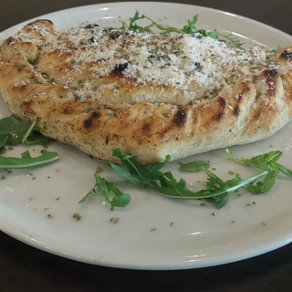 Calzone De Ajo Con Mozzarella