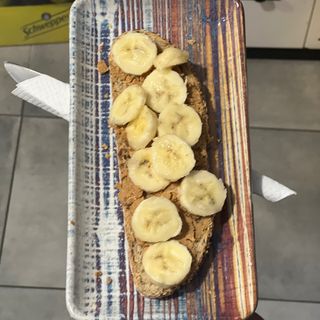 Tostada con Crema de cacahuete y plátano