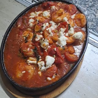 Creveti Saganaki