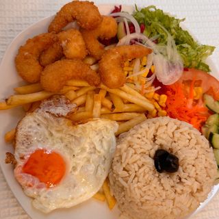 Camarão panado no prato