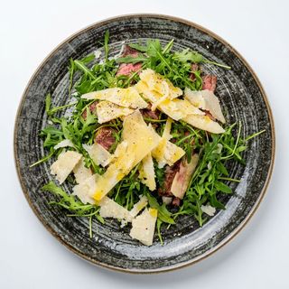 Tagliata rucola e grana