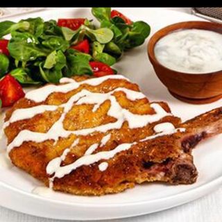 Milanese con salsa 4 queso +patata+Coca-Cola 1 L 