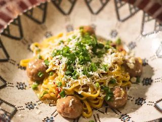 домашня локшина з чефтеле із сома (380г)