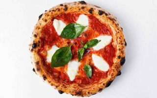 .Pizza No 1 Queen Margueritte