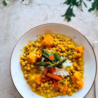 Curry Verde De Garbanzos Con Arroz.