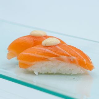 Nigiri Salmon 