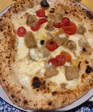 Funghi porcini e pomodorini freschi