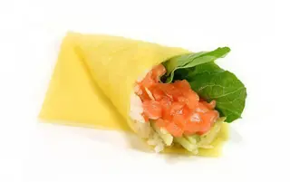063 - Temaki soy spicy salmon