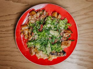 Теплий салат з телятиною (250g)