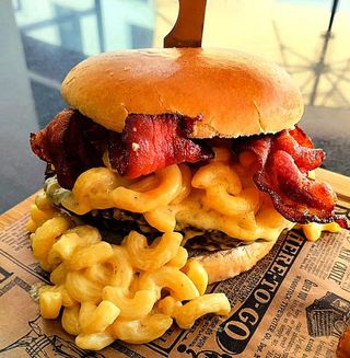 H. Macs&cheese Burgerr