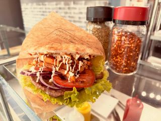 Сандвич Жарен свински врат (400 гр)