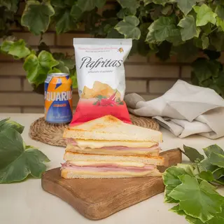 Menú Sandwich a elegir, Patatas y Bebida