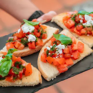 Bruscheta Con Pomodoro E Basilico